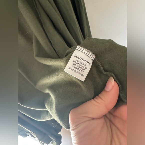 SOUTHCOTT "Go To" Cardigan in Olive Green - Picture 7 of 9